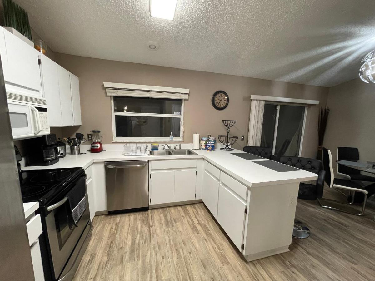 Cozy 3 Bedroom Home Close To Everything In Tampa! Buitenkant foto