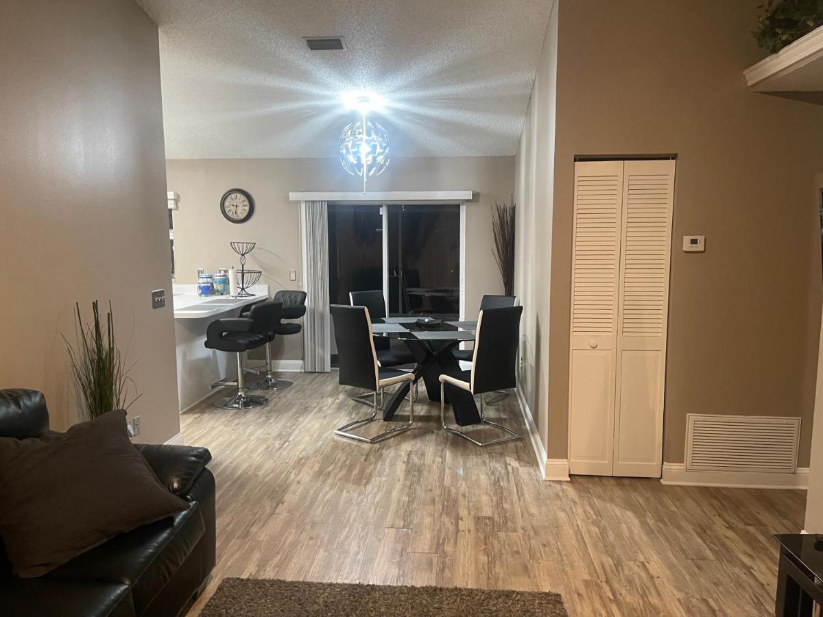 Cozy 3 Bedroom Home Close To Everything In Tampa! Buitenkant foto